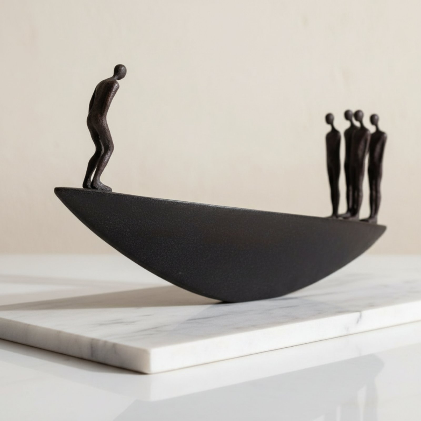 Modern Resin Sailboat Statue A - Quiet Luxury Lifestyle ulasan dan harga
